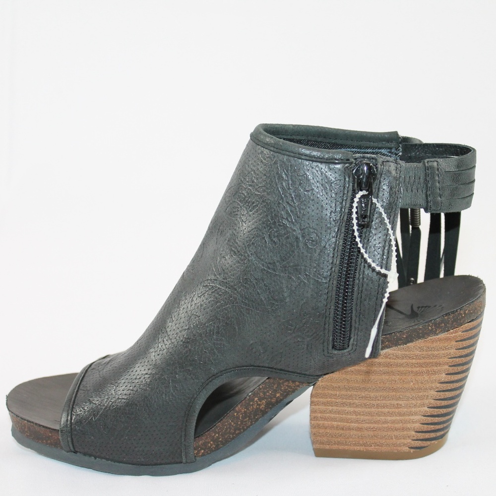 OTBT Heel Sandal Booties Black Free Spirit 8 NEW - Picture 2 of 8